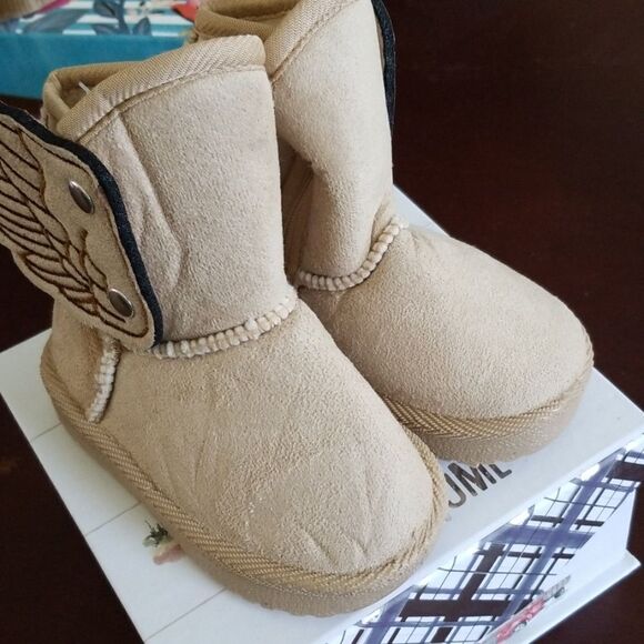 Boots  - Picture 1 of 4